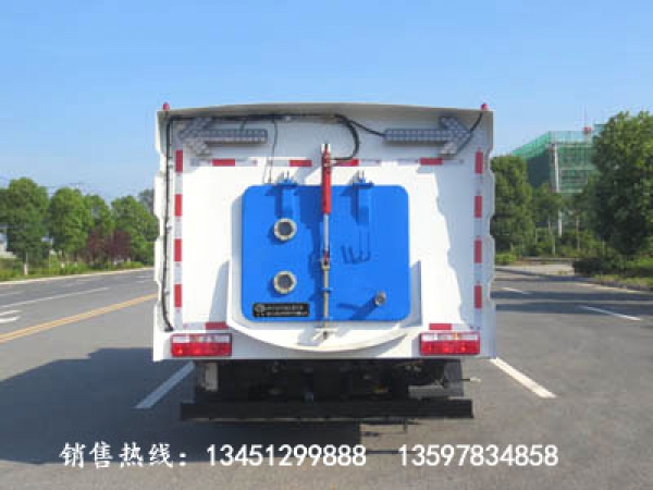 東風(fēng)多利卡洗掃車(chē)(JDF5120TXSE6)(國(guó)六)