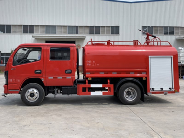 東風雙排3.5噸消防灑水車(國六)
