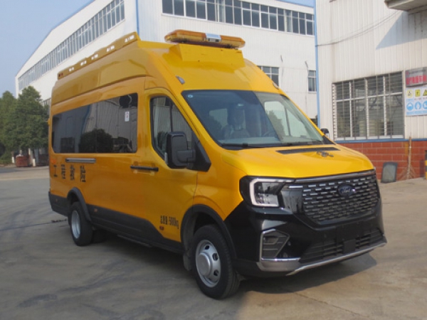 福特T8兩驅(qū)救險(xiǎn)車(chē)